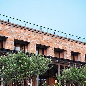 Kronos Hotel